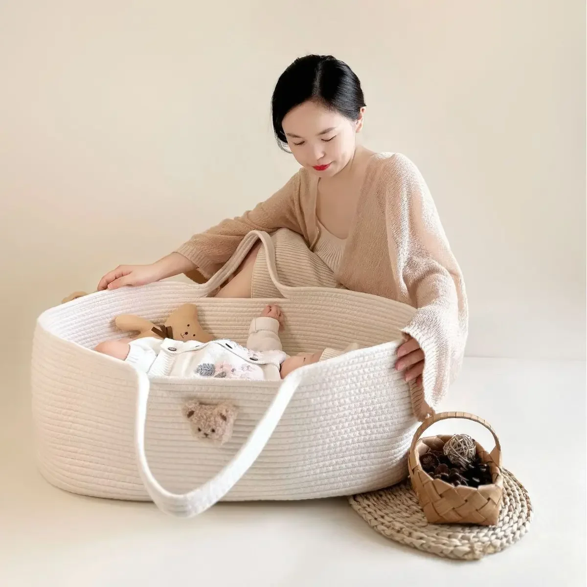 High-looking Baby Portable Baby Basket Newborn Discharge Cradle Children\'s Travel Crib