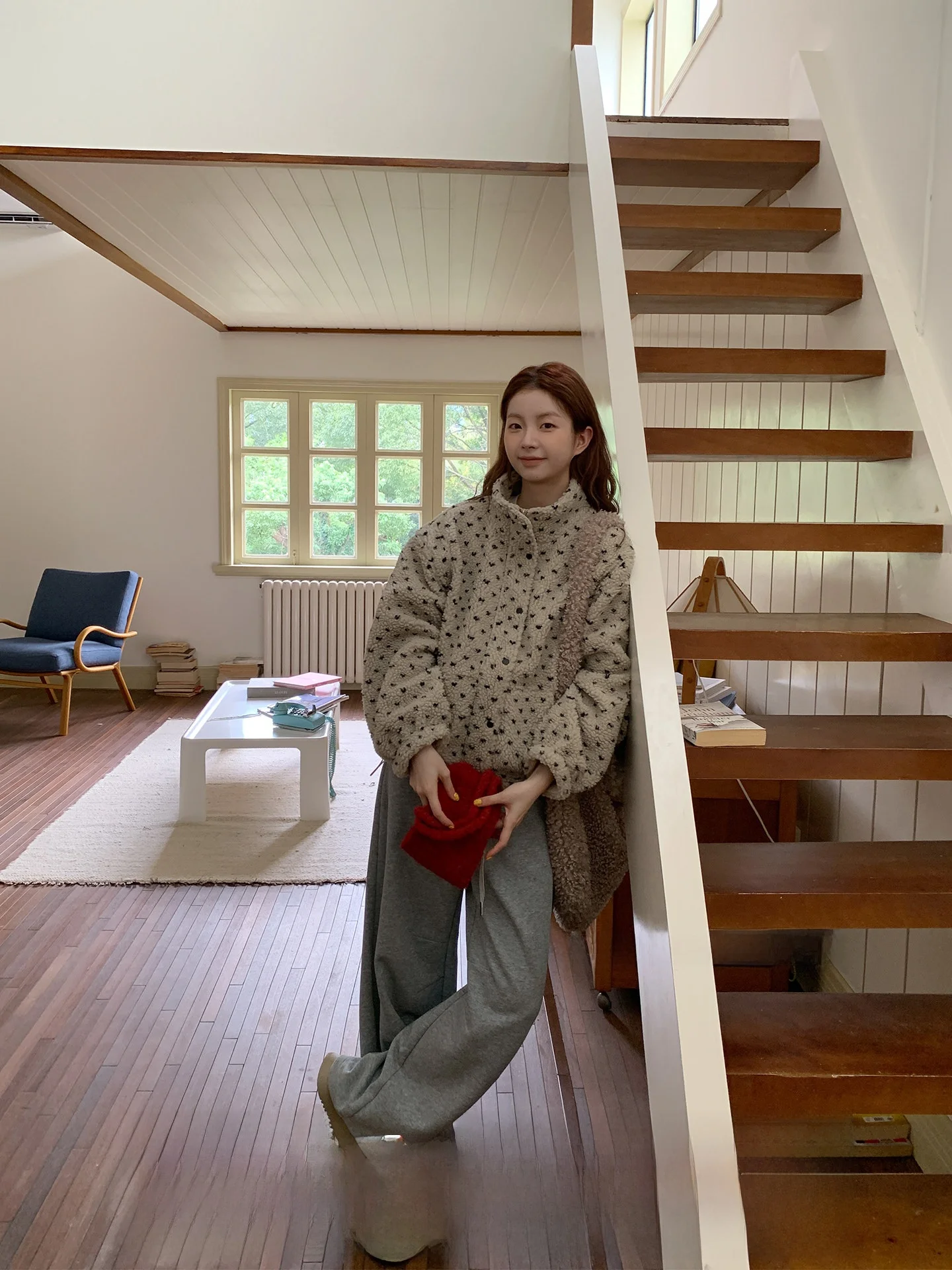 

Теплая куртка из овечьей шерсти с принтом в виде сердец, повседневная, свободного кроя, с воротником-стойкой, для женщин, на каждый день, осенний сезон, полиэстер