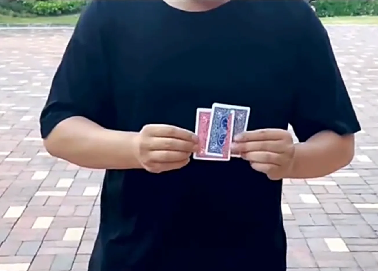 

Red-Blue Separation Magic Tricks Close Up Card Illusion Gimmick, Beginner Friendly Poker Deck Props Magician Easy To Do