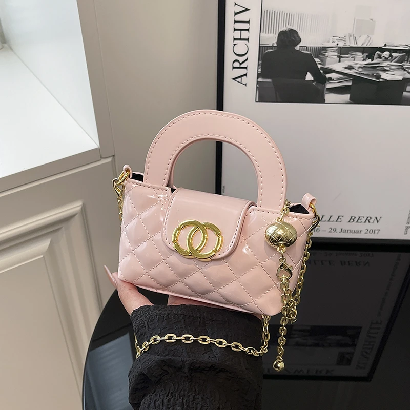 

Elegant Women's Leather Shoulder Bag Luxury Designer Tote Crossbody Classic Handbag For Modern Chic Ladies