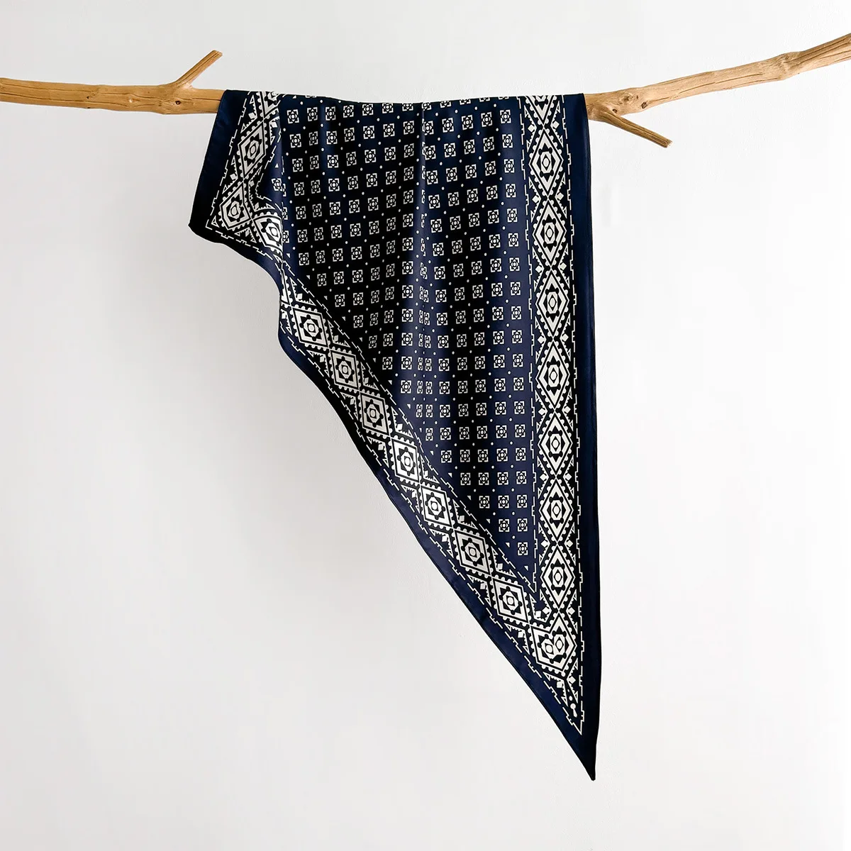 Retro Printed Square Scarf For Women Soft Stain Scarves Bandanas Luxury Hijab Neckerchief Elegant Shawl Wraps