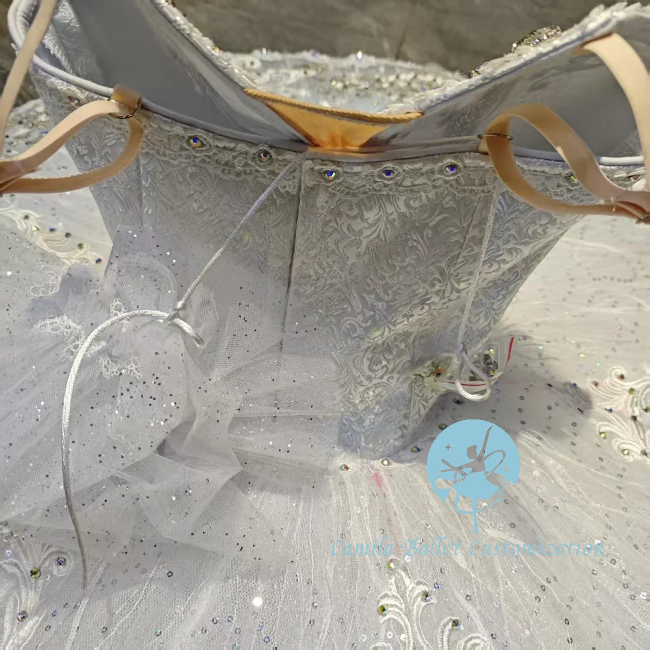 التخصيص المهنية الجديدة البجعة الصغيرة البيضاء النائمة الجمال الباليه المنافسة أداء توتو تنورة الكبار والأطفال