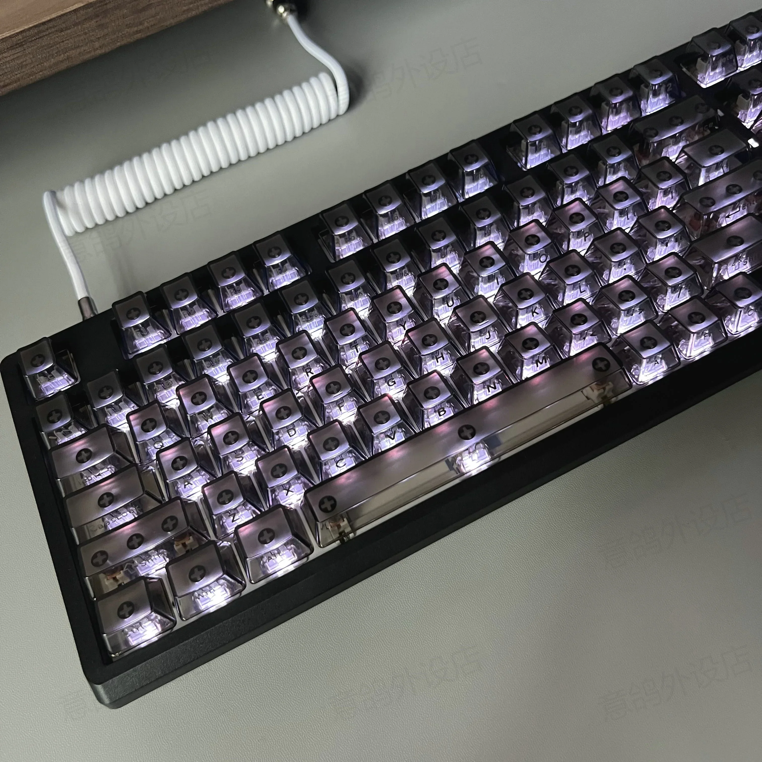 PC trasparente con incisione laterale keycap OEM altamente supporta wooding Yamashiro muslimmega Lion 68