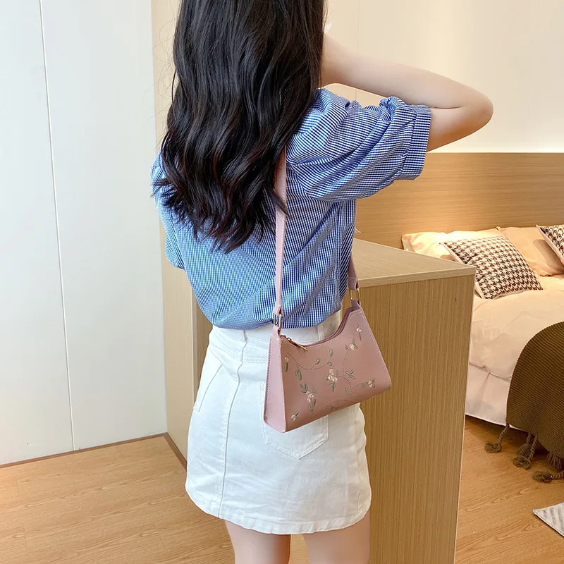 

Summer Lace Floral Stitching Shoulder Bag for Women Soft PU Leather Underarm Bags Beach Travel Handbag Girls Small Tote Bag