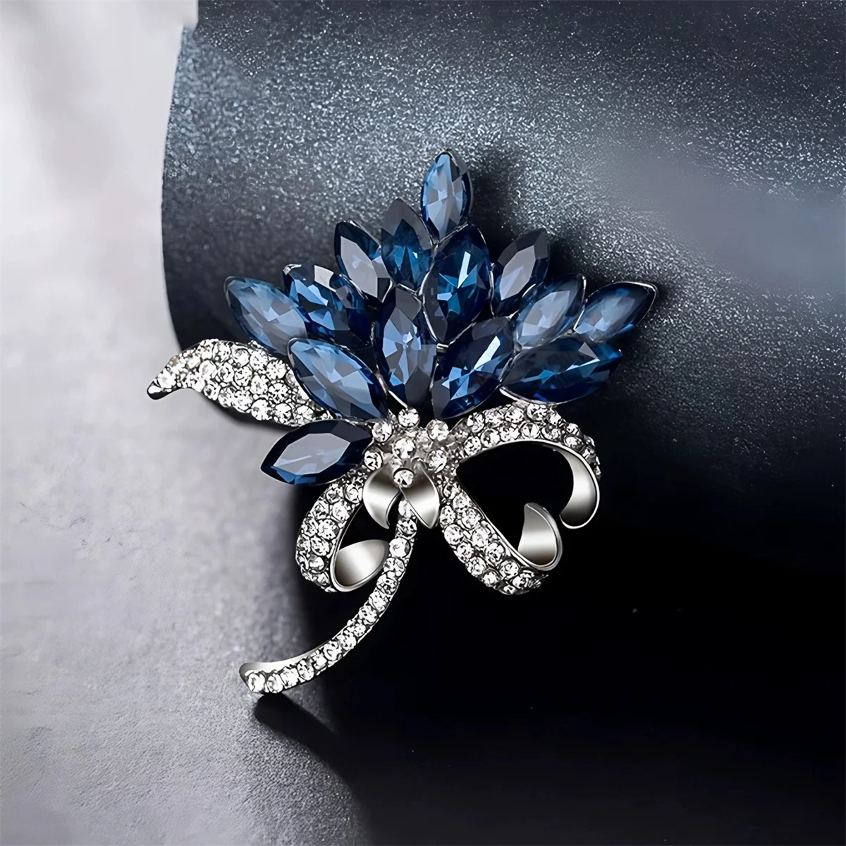 Navy Blue Crystal Flower Bow Brooch Sparkling Rhinestone Lapel Pin Elegant Women Clothing Accessories for Wedding Party