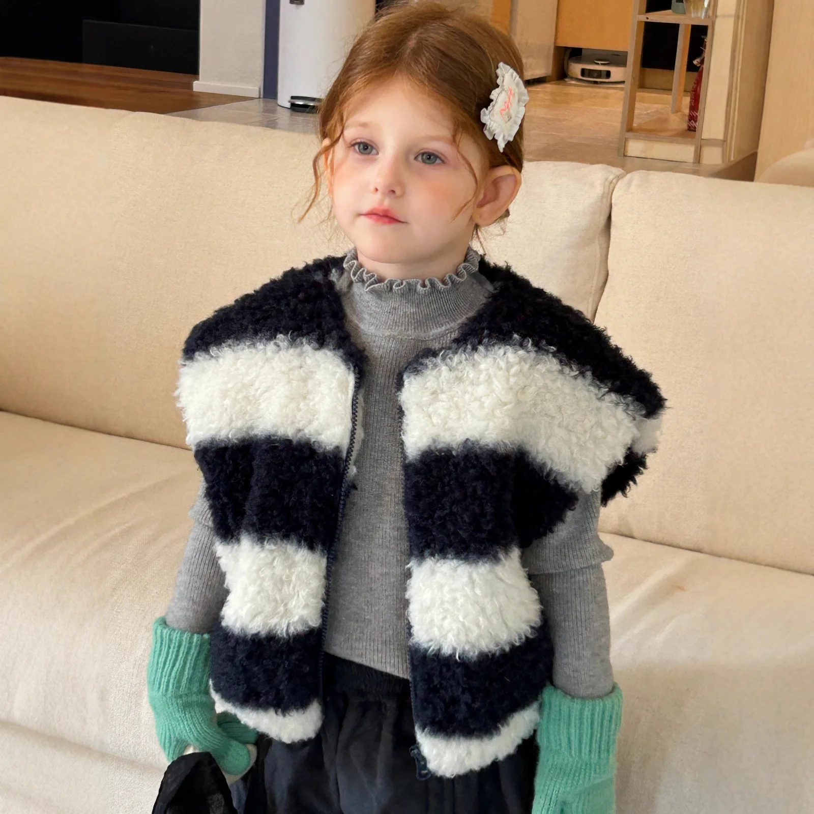 Girls Vest 2025 Winter New Black and White Furry Casual Cardigan Jacket for Warmth Fashion Daily Temperament Outerwear