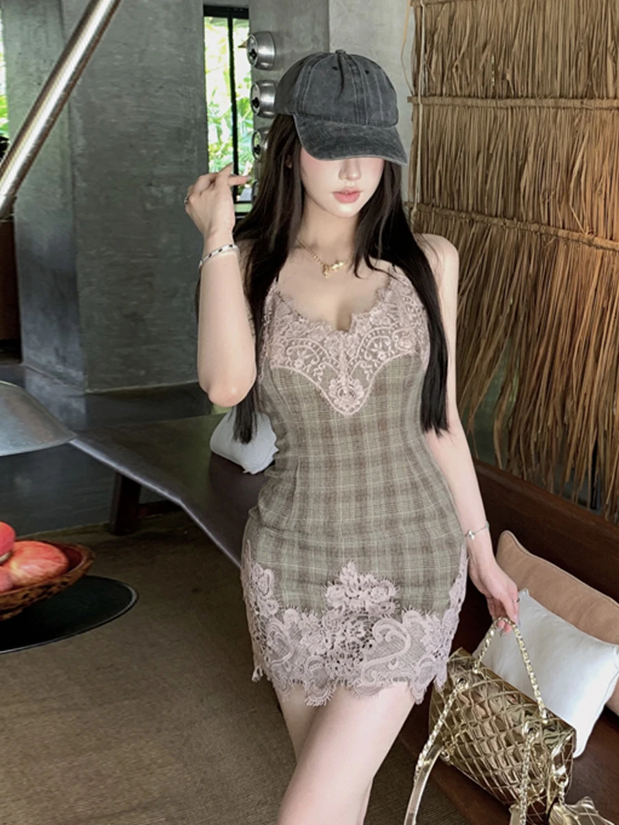 Retro Spicy Girl Style Lace V-neck Sleeveless Halter Dress Pure Desire Sexy Small Size Age Reduction Bodycon Dress