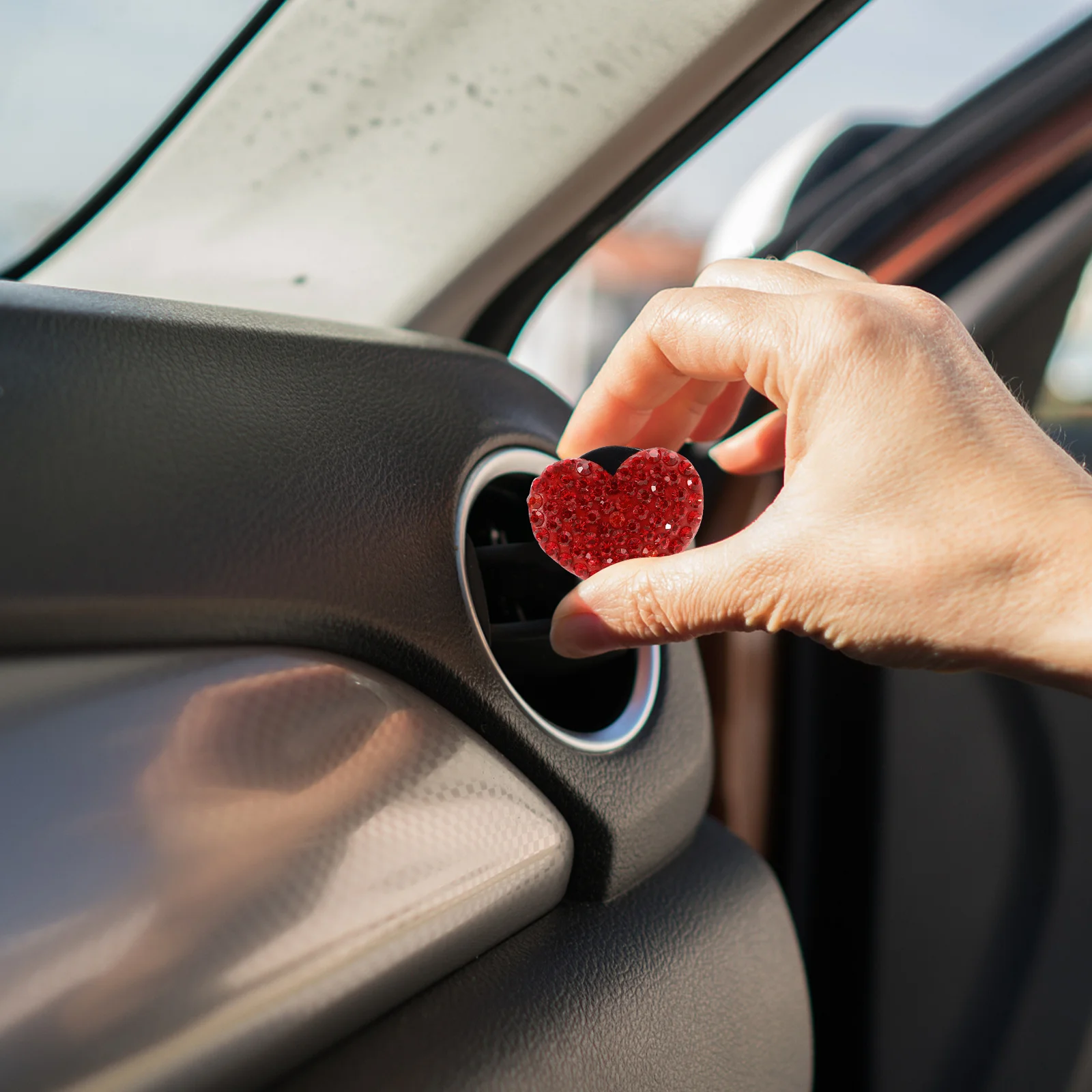 

5Pcs Car Air Vent Clips Heart-Shaped Auto Freshener Holder Decorative Vent Accessories for Women Long-Lasting Fade-Resistant