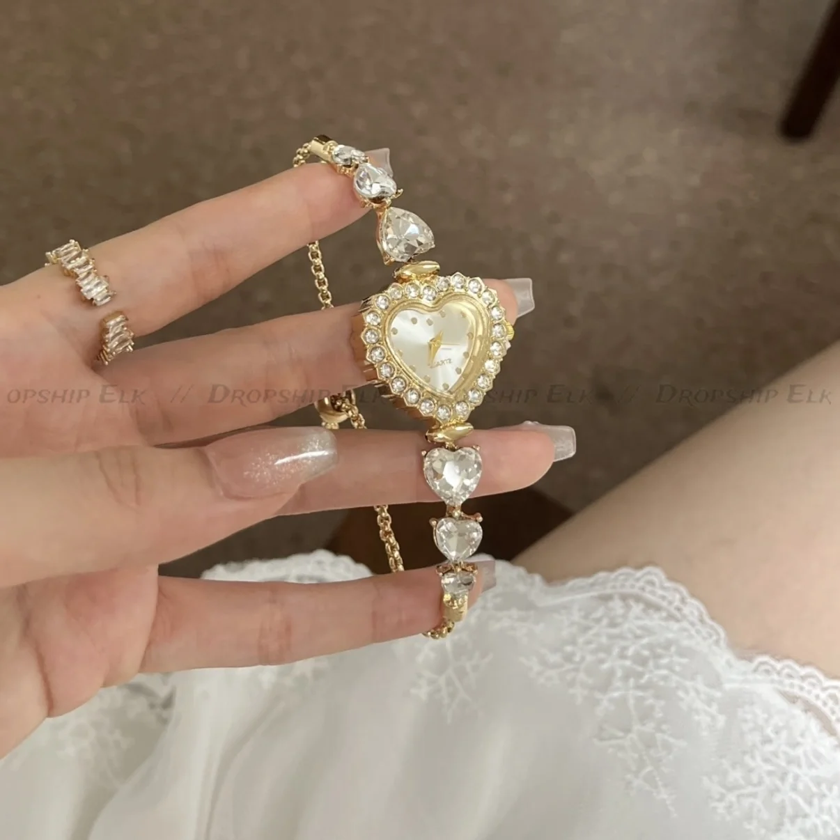 Exquisite Diamond Heart Women Watch Luxury Sparkling Bracelet Quartz Wristwatches Adjustable Strap Reloj Mujer Elegante