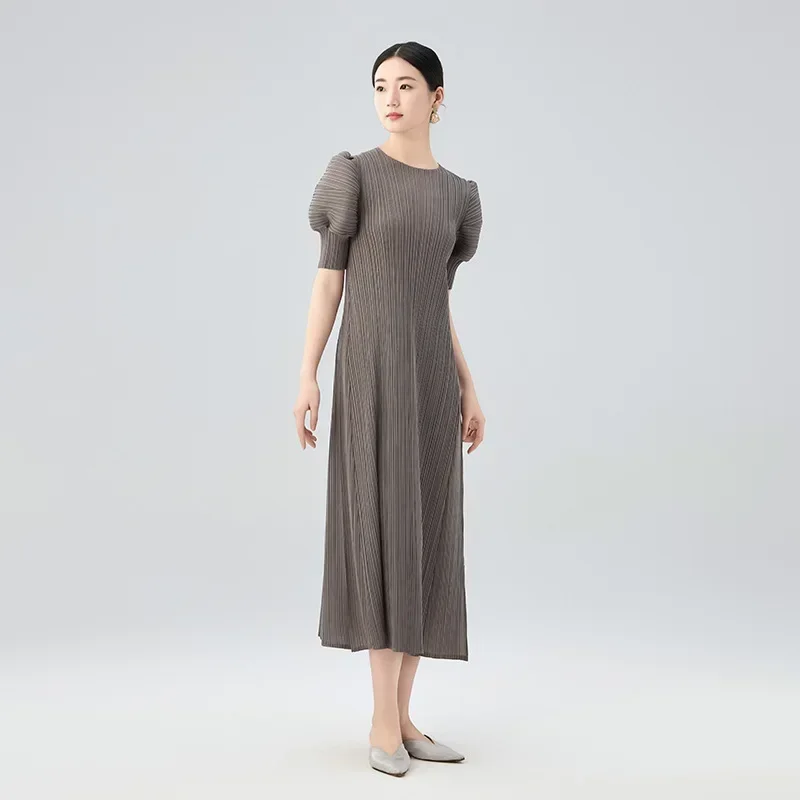 

Miyake Pleated Bubble Sleeve Dress 2025 Summer New Premium Sense Solid Color Casual Round Neck Slim Comfortable Long Dresses