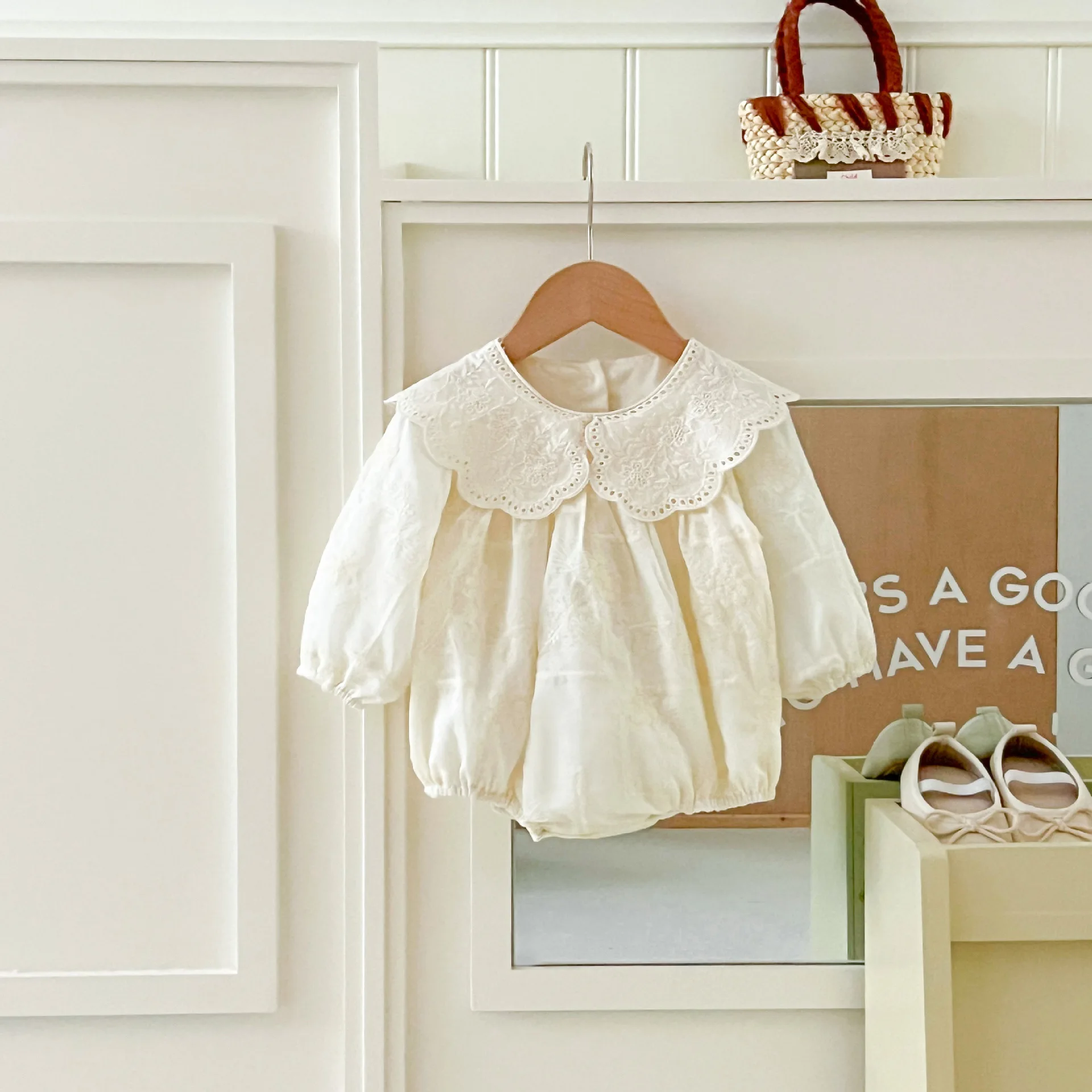 2026 Autumn New Baby Girl Cute Peter Pan Collar Bodysuit Long Sleeve Infant Sweet Embroidery Princess Jumpsuit Newborn Clothes