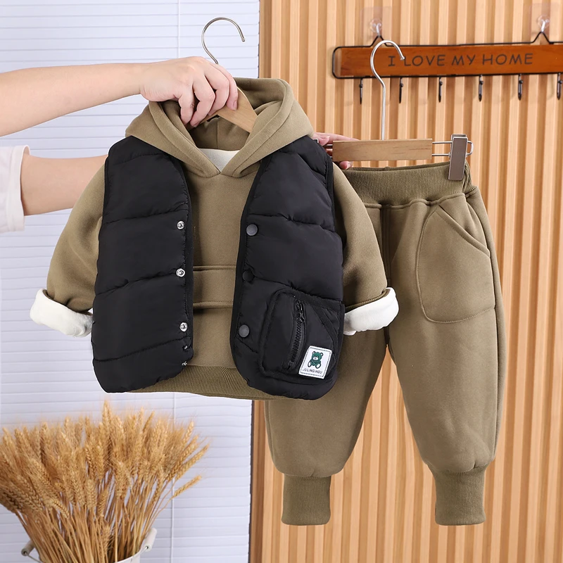 

Boys' winter suit baby foreign style padded and thickened winter infant children Korean version of the handsome vest three-piece