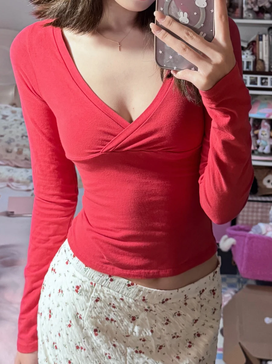New Red Long Sleeve T-shirts Woman Spring Cross V-neck Cotton Slim Crop Top Casual Simple Solid All-match Basic Tshirts Y2k Tops