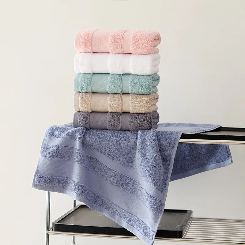 100% Cotton Small Bath Towel – 50×90 cm Solid Color, Ultra-Soft & Highly Absorbent 210g Weight Comfortable for Men and Women.