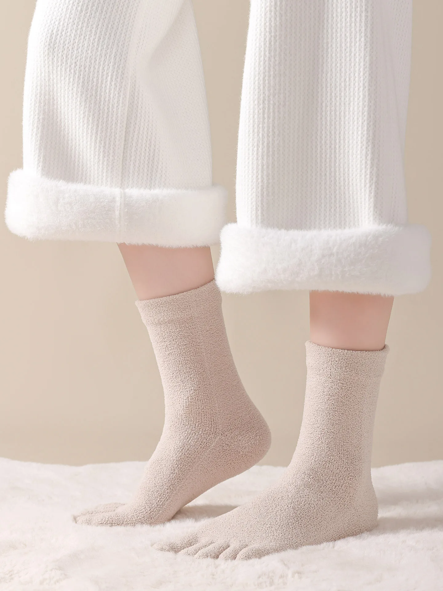 3 Pairs Solid Color Thick Velvet Warm Toe Socks Winter Toe socks Women Ladies Girls Mid-tub Soft Cold-resistant Five Toed Socks
