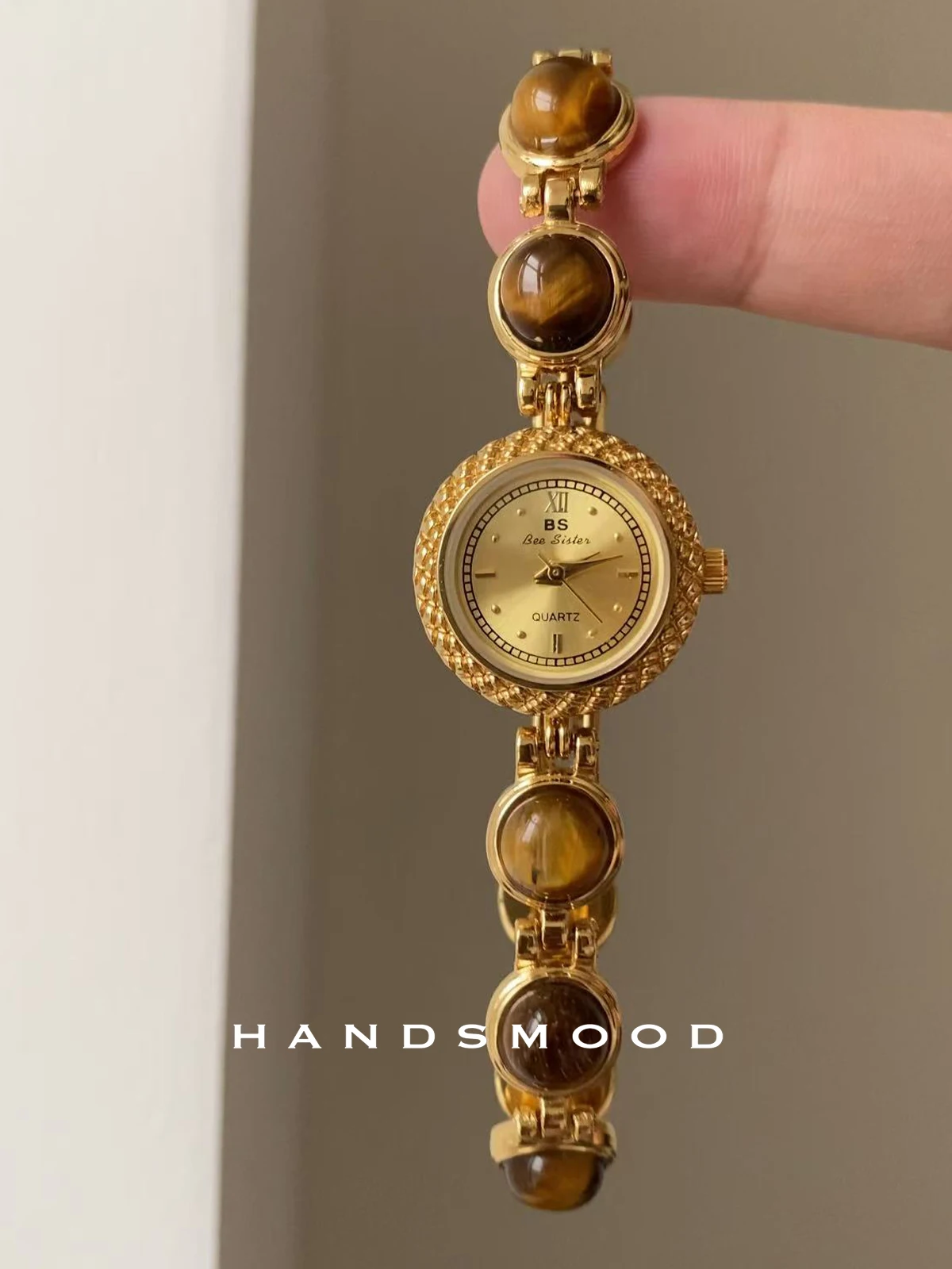 

Retro high-end round bracelet design sense fashion temperament watch women watch accessories gift for women birthday gift women