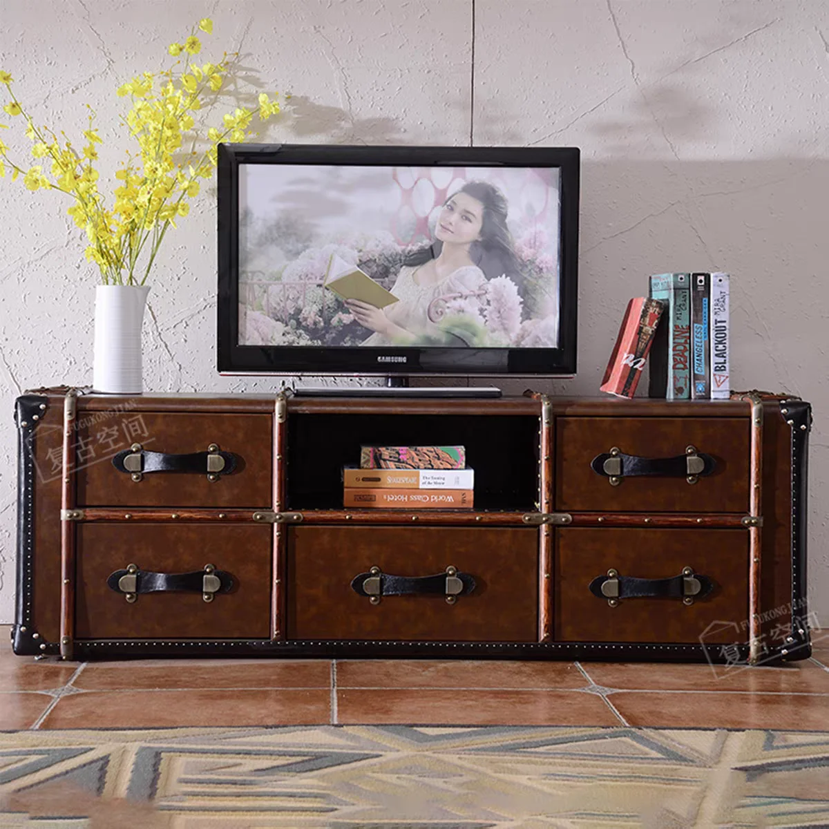 

French vintage-style TV cabinet, antique-style leather floor cabinet, American cigar bar and whiskey display cabinet