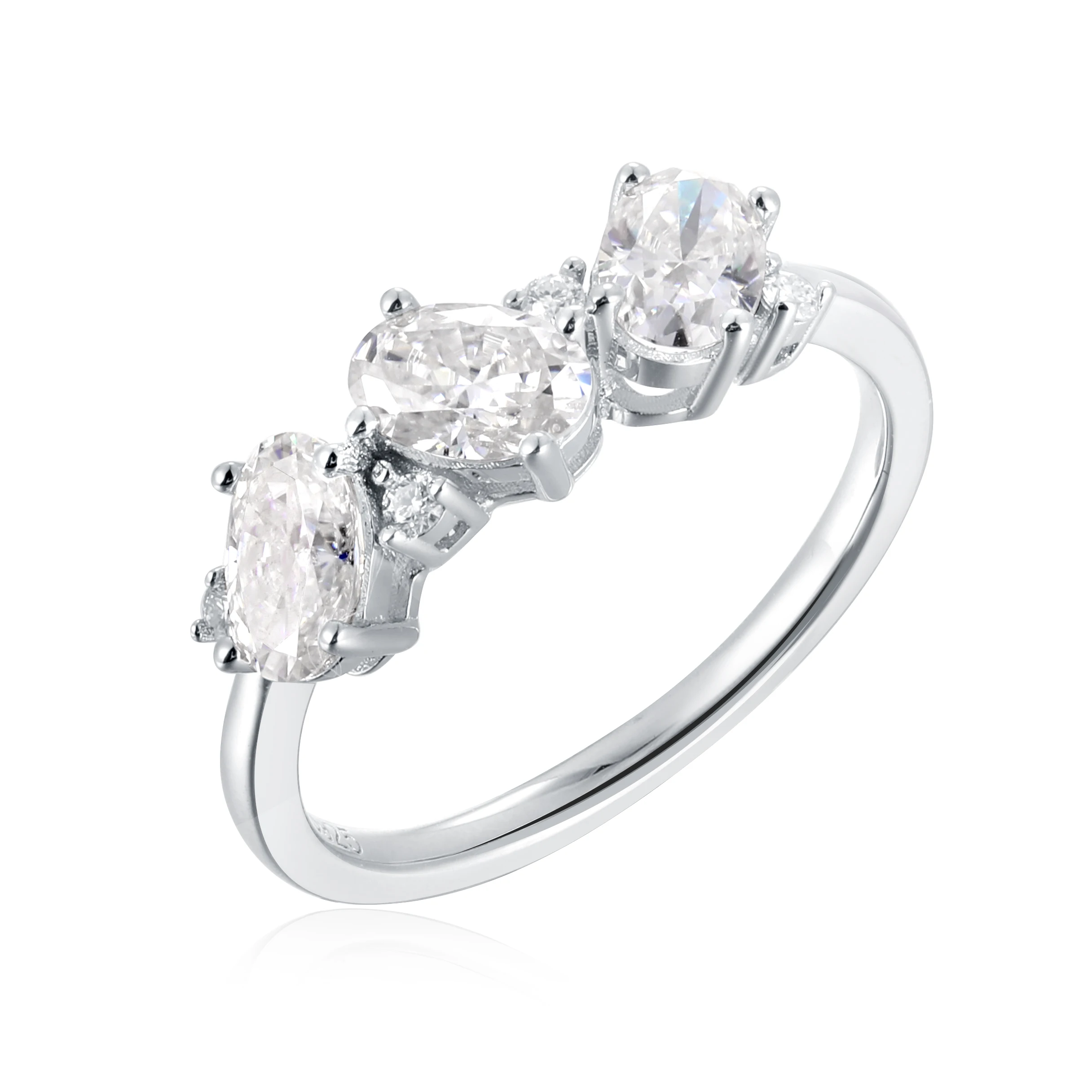 

TYYL Oval Moissanite Rings 925 Silver Promise Dating Ring White Gold Plated Half Eternity Diamond Band Luxury Women's Jewelry