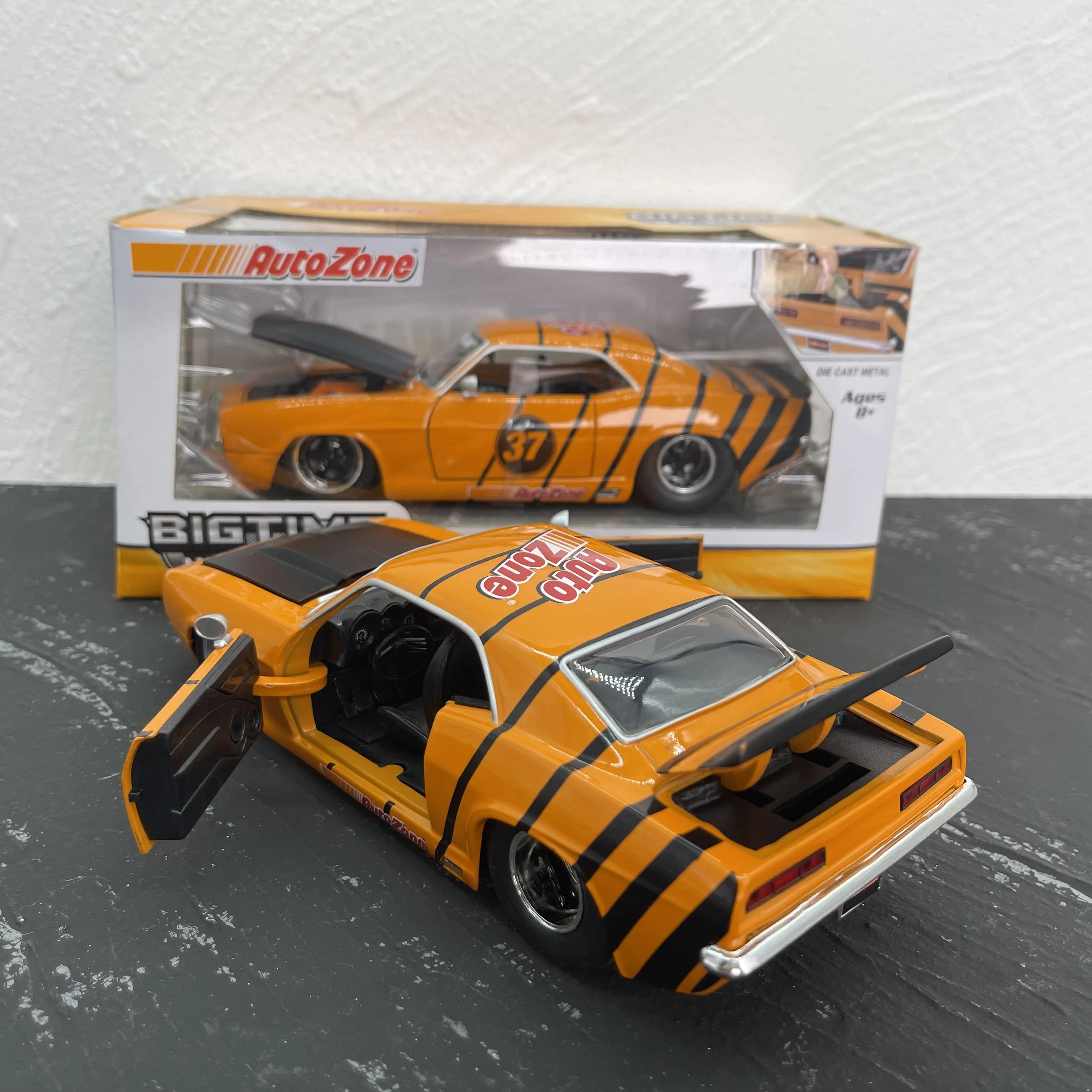 Jada Toys Bigtime Muscle 1:24 1969 Chevy Camaro Die-cast Car Orange Model for Kids and Adults Piggy Bank