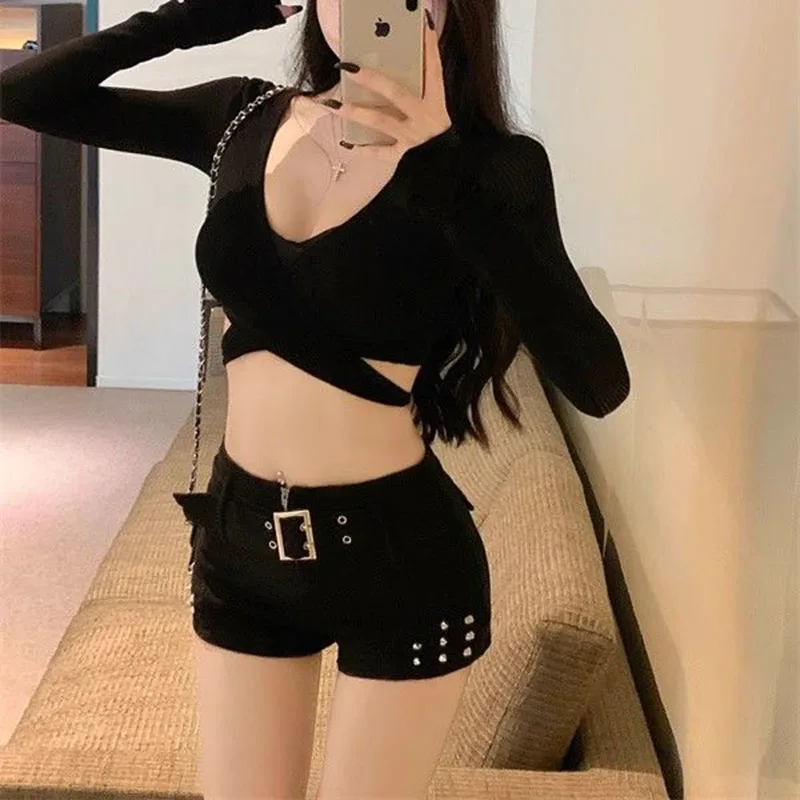 Low-Waisted Black Slim Fit Denim Shorts Women Sexy Hot Girls Rivet Belt Design Unique Y2K Shorts Nightclub Bodycon Hot Pants