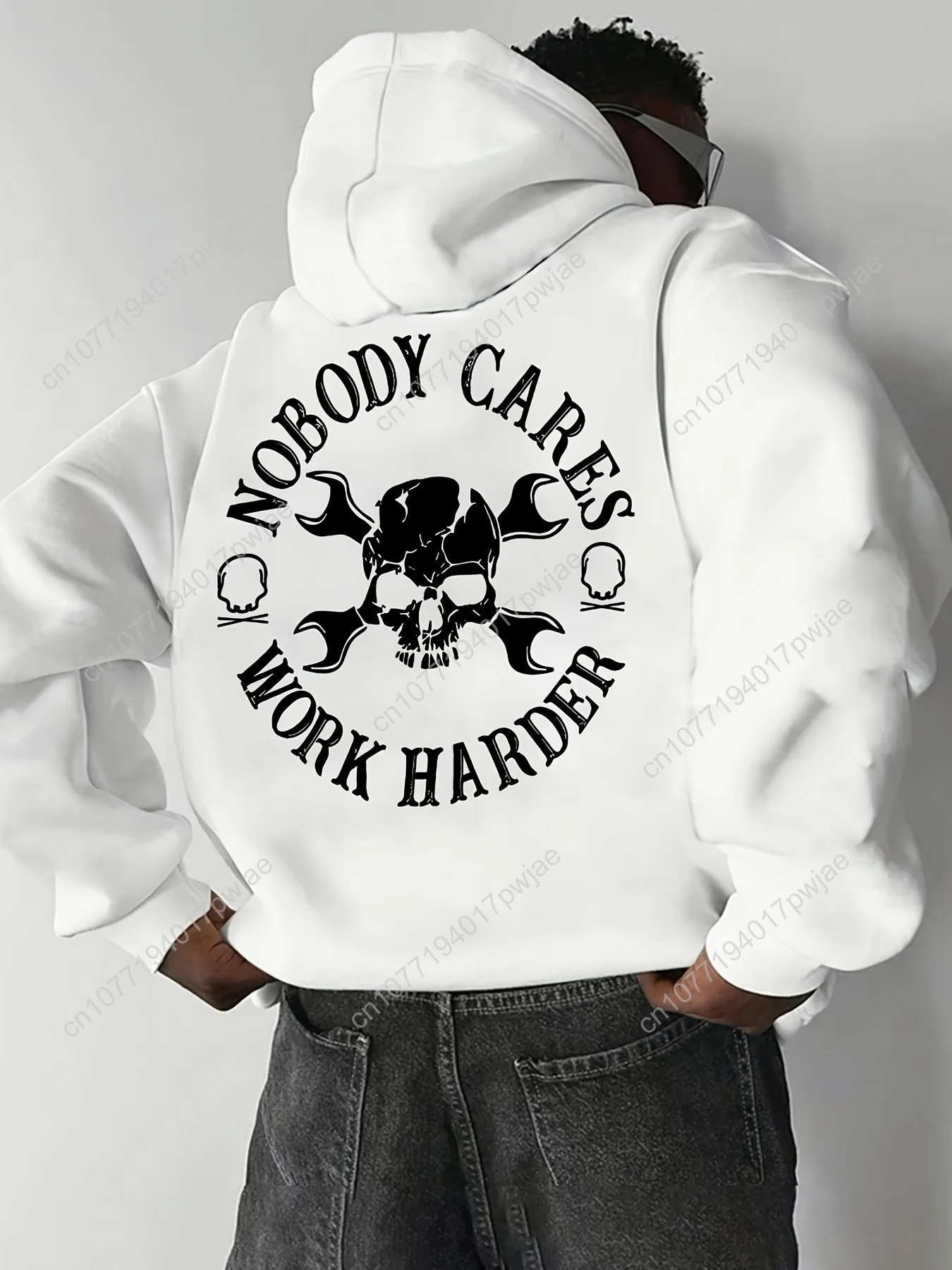 เสื้อฮู้ดผู้ชาย - เสื้อสเวตเชิ้ตสีเบจพิมพ์ลายกราฟิกตัวอักษรใหญ่คำว่า "NOBODY CARES", เสื้อฮู้ดทรงหลวมสำหรับออกกำลังกาย, สตรีทแวร์ และใส่ในชีวิตประจำวัน