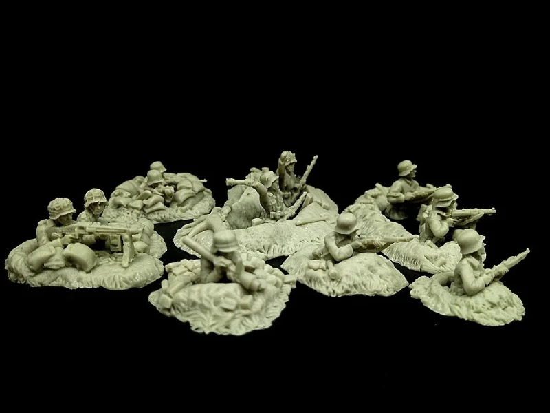 1/72 Scale Diecast Resin Figure Model Kit German Infantry Section in Fox Holes 11 Figures Unpainted