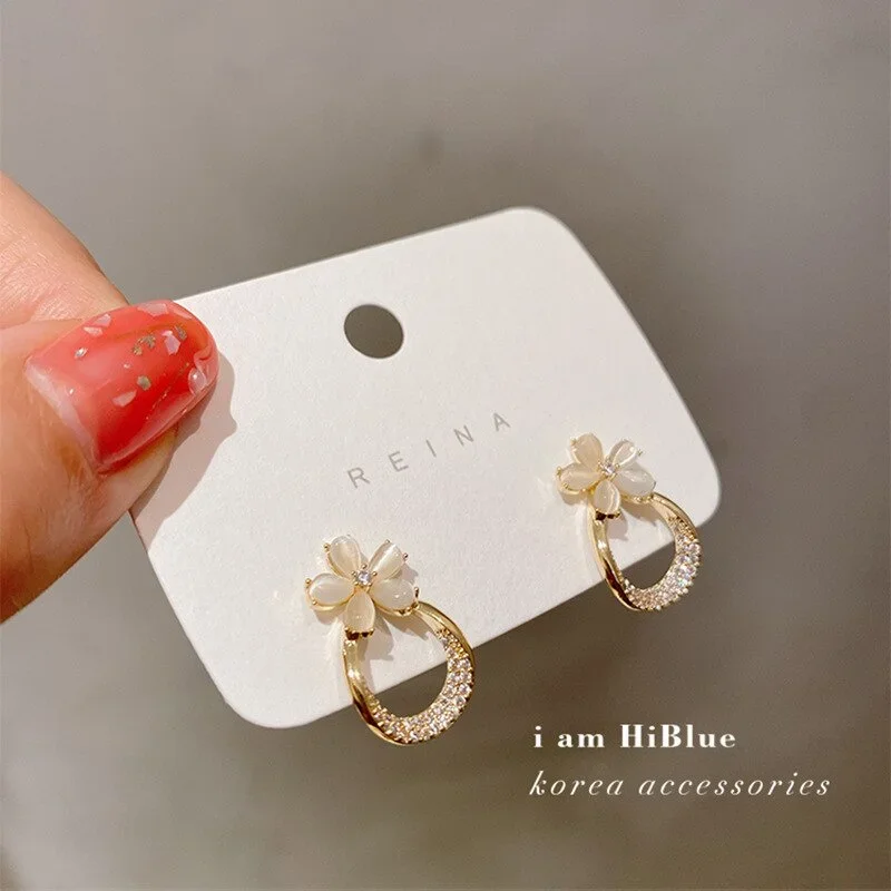 Five Leaf Flower Earrings No Hole Ear Clips Lovely Flowers Clip Earring Without Piercing Minimalist Earrings Jewelry