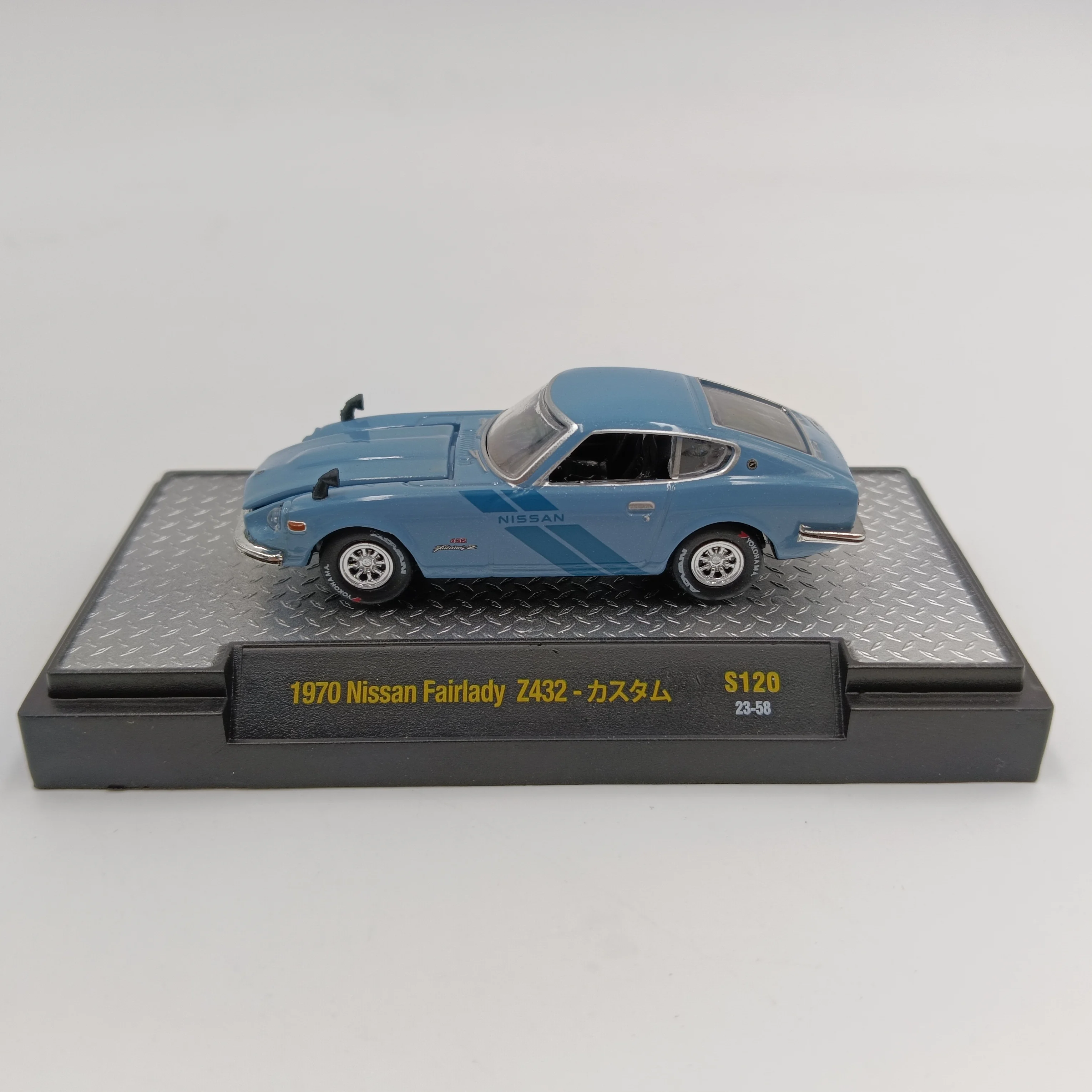 M2 Machines 1/64 1970 nissan fairlady z432 Diecast alloy car model collection display child gift