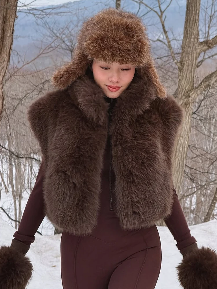 Women Faux Fur Gilet Big Lapel Cropped Vest Hidden‑button Closure Sleeveless Warm Outerwear 2026 Fall Winter Street Daily Outfit