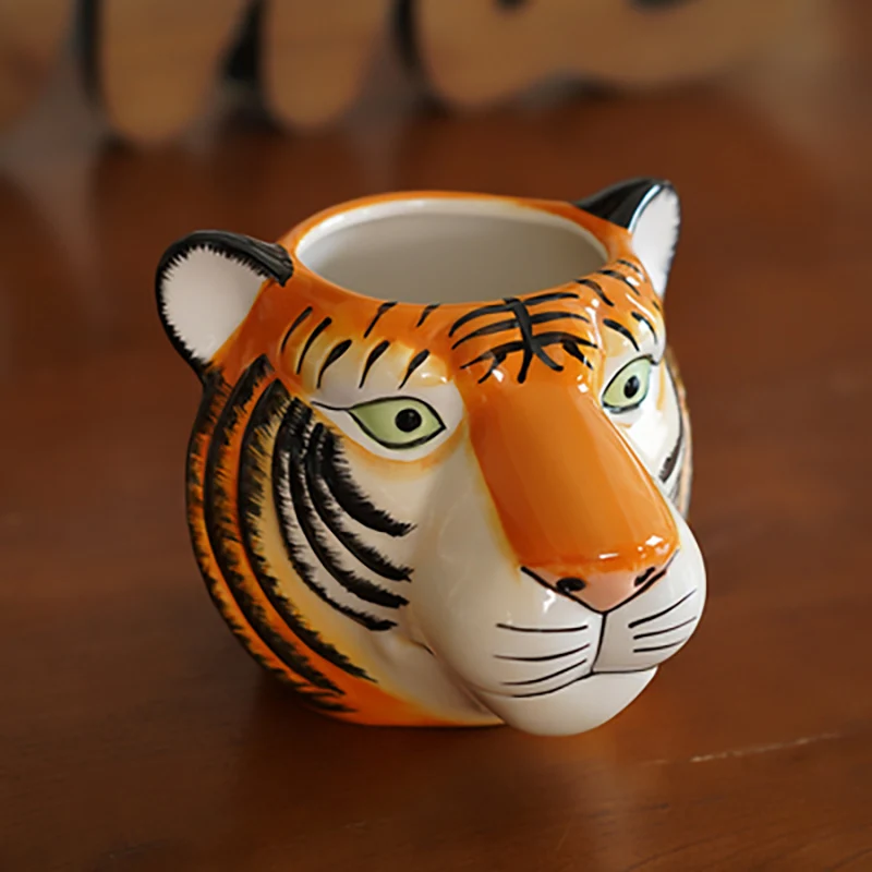 

2022 Tiger Shaped Ceramic Vase Creative Vases Living Room Decoration Flower Pots Flower Pot Decoration Accessories Декор