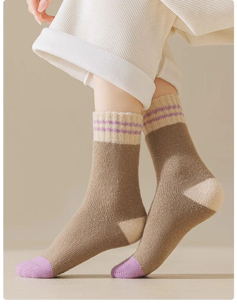 4 Pairs of Luxurious Purple Heart Knit Socks - Soft, Warm, and Cozy for Fall and Winter - Women\'s Fashion Socks