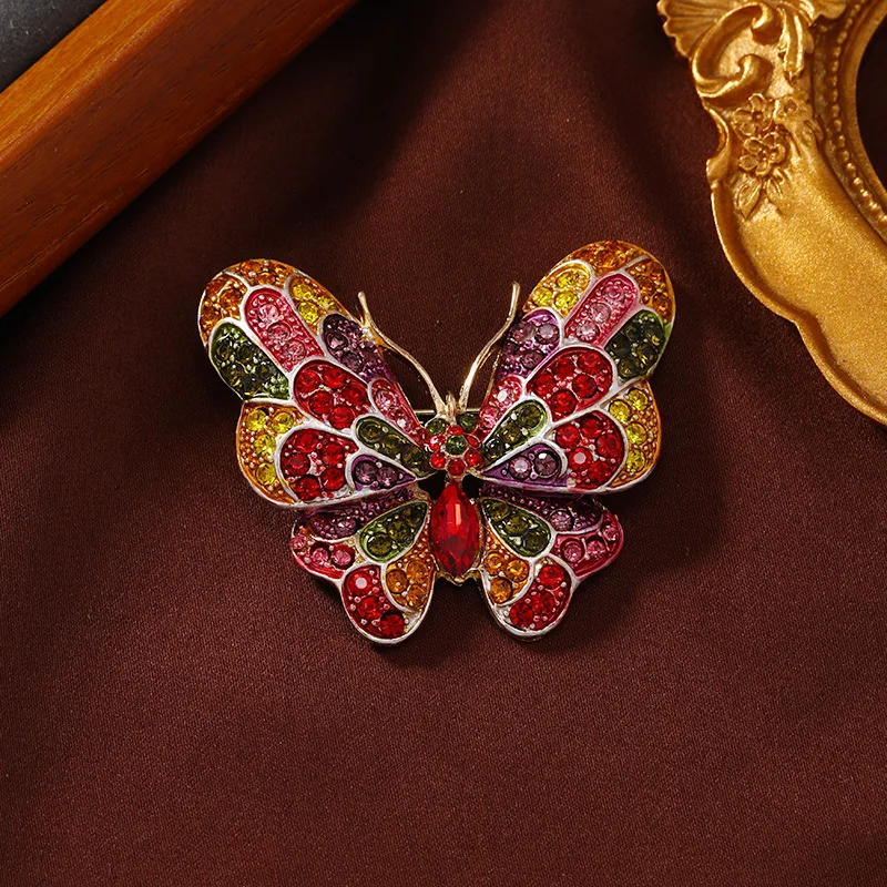 Vintage Temperament Zinc Alloy Rhinestone Insect Bee Brooch for Woman Coat Jewelry Fashion Butterfly Enamel Hedgehog Corsage