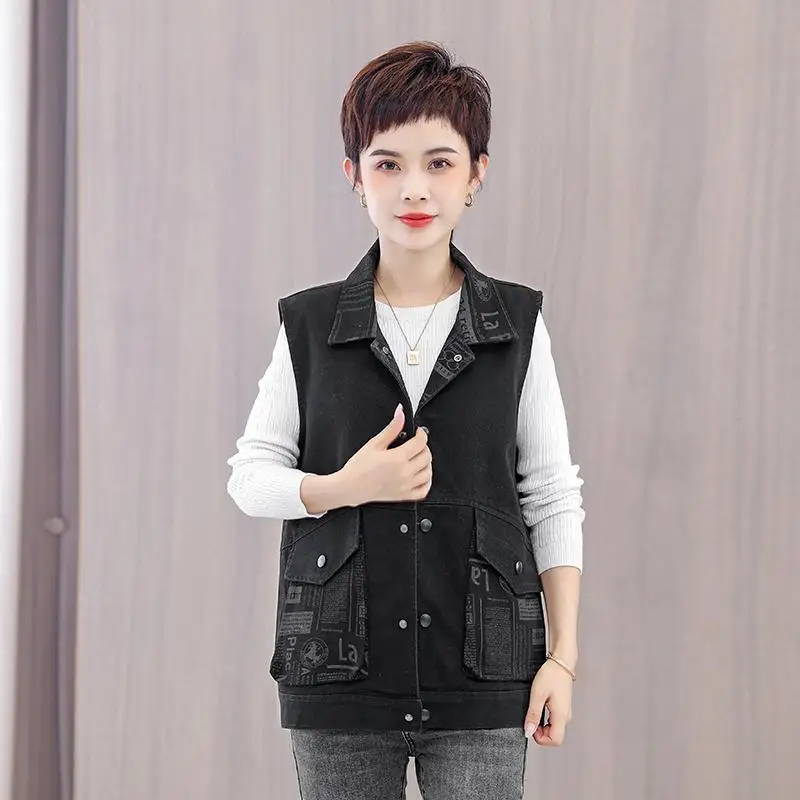 

2023 Spring Autumn Turn-down Collar Waistcoat Women's Jean Vest Coat Single-breasted Casual Denim Jackets Ladies Sleeveless Tops