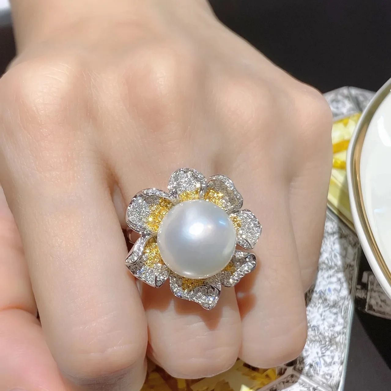 New Oversized Luxury Imitation Pearl Flower Zircon Ring Women\'s Noble Wedding Prom Party Jewelry Accessories Anniversary Gift