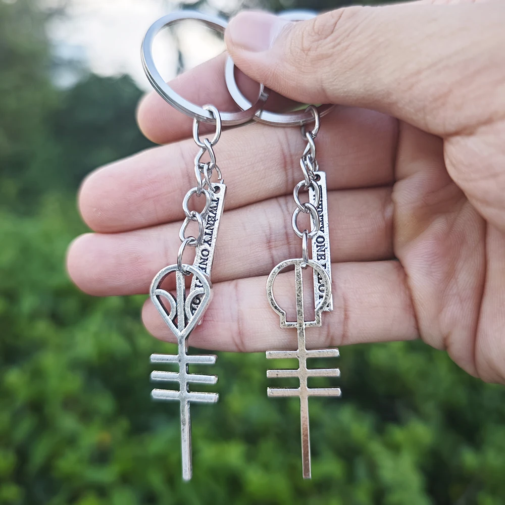 عشرين طيارين المفاتيح المعلقات خمر كيرينغ Bff الصداقة الهيكل العظمي مفتاح سلسلة للرجال النساء الموسيقى الهيب هوب مجوهرات