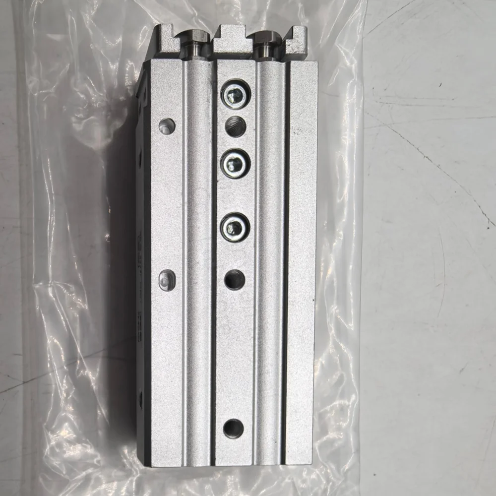 cylindre-de-glissement-pneumatique-a-guidage-lineaire-mxq8-40