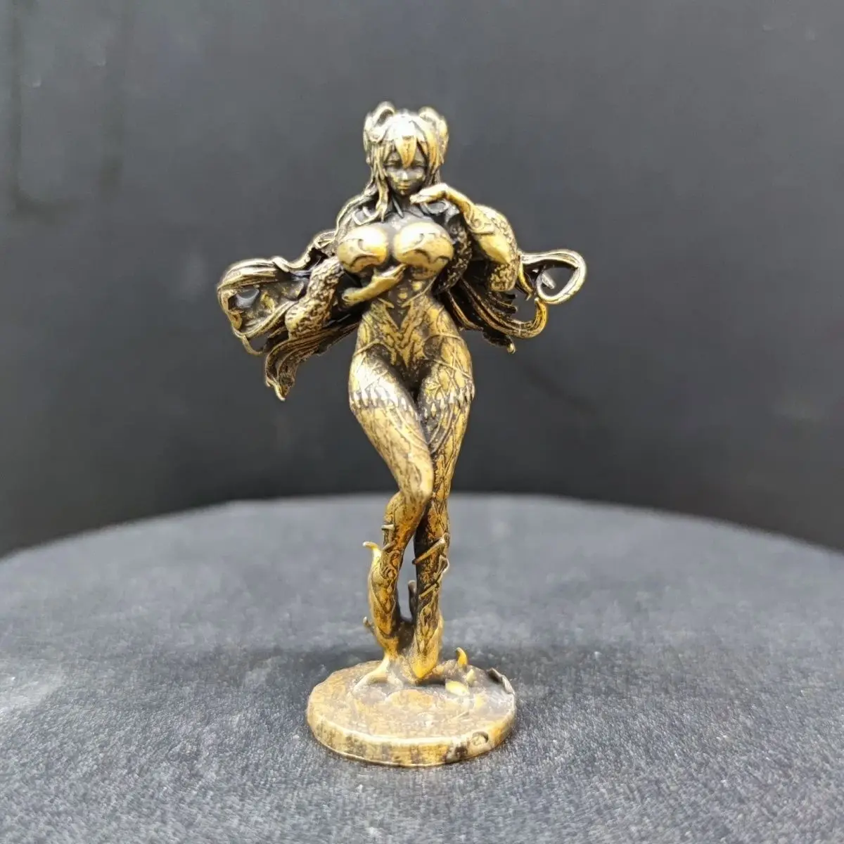 

Mini Solid Brass Cheongsam Demon Girl Figure - Anime Ship Girl Collectible Model, Desktop Decor for Zen Micro-Landscape​​