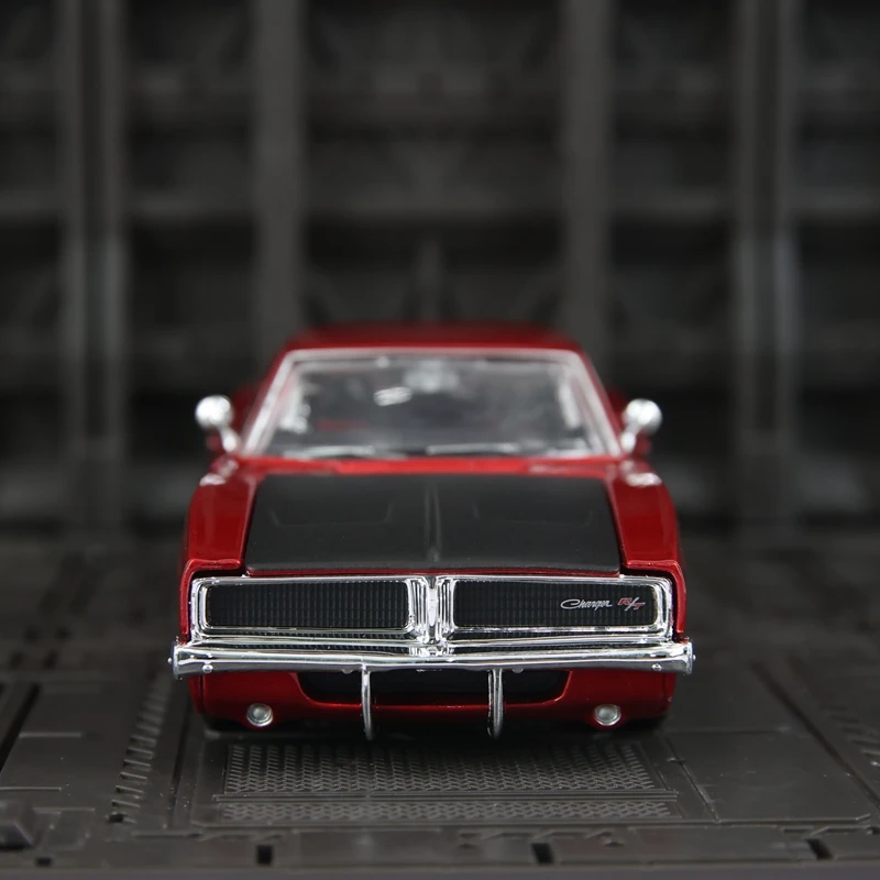 

Maisto 1:25 Simulated Dodge Charger R/T alloy car model doors and engine hood, trunk can be opened rich in details
