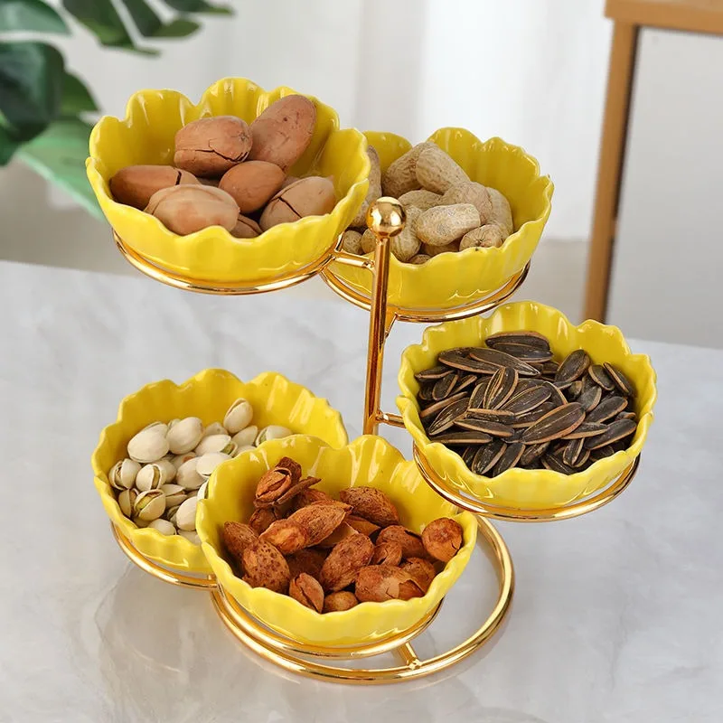 

room, household refreshments, tea table snacks, dried fruit sugar nuts, snack plate, snack storage box, hotel restaurant