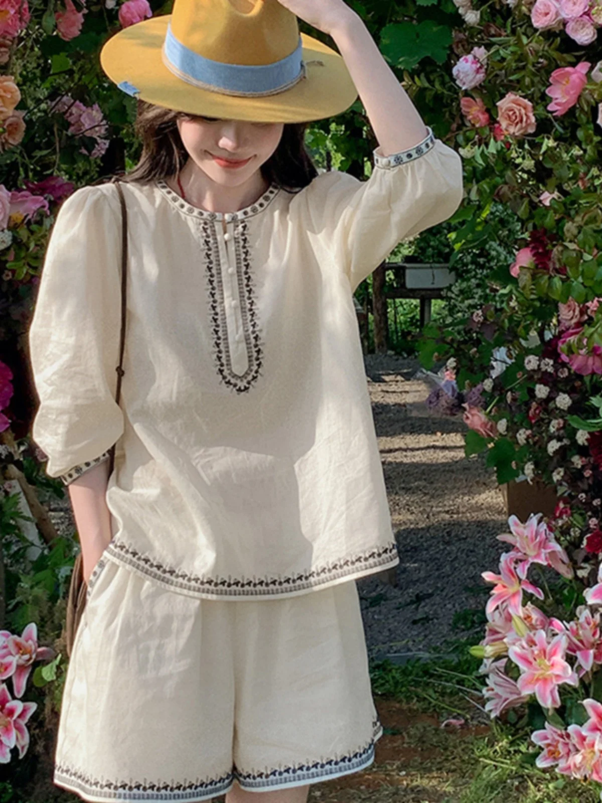 

n Embroidered Cotton Linen Set Women Summer Vintage Artistic Svel irt orts Linen Two-piece Set round Ne