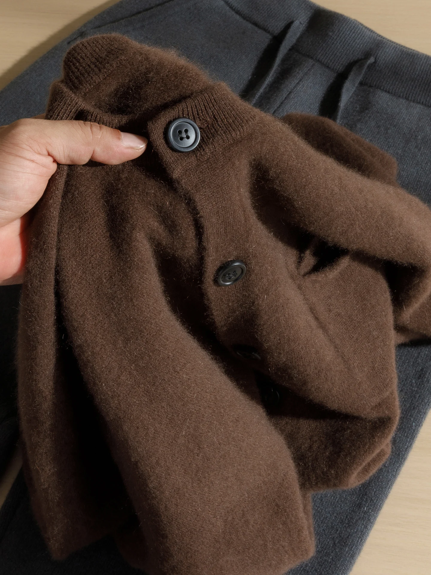 

100% pure cashmere sweater men's round neck single-breasted cardigan knitted sweater with pocket