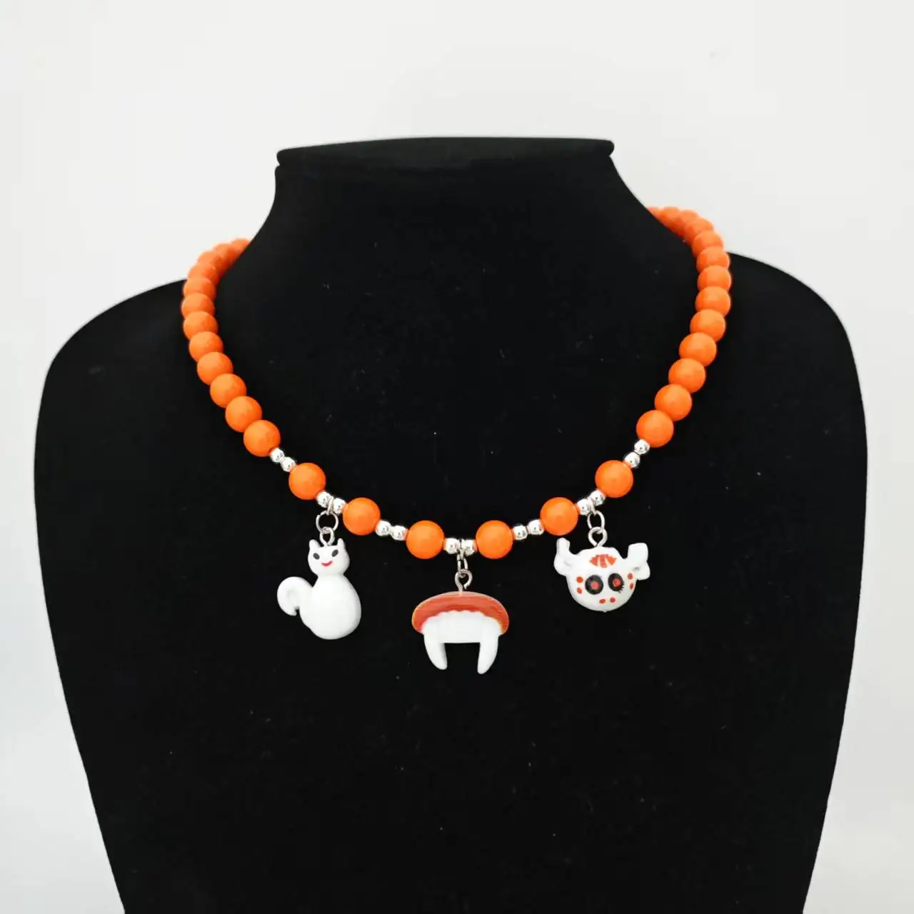 

Fashion Cat Teeth Vampire Pendant Dark Series Black Orange Beaded Necklace Children Jewelry Gift Handmade Halloween Necklace