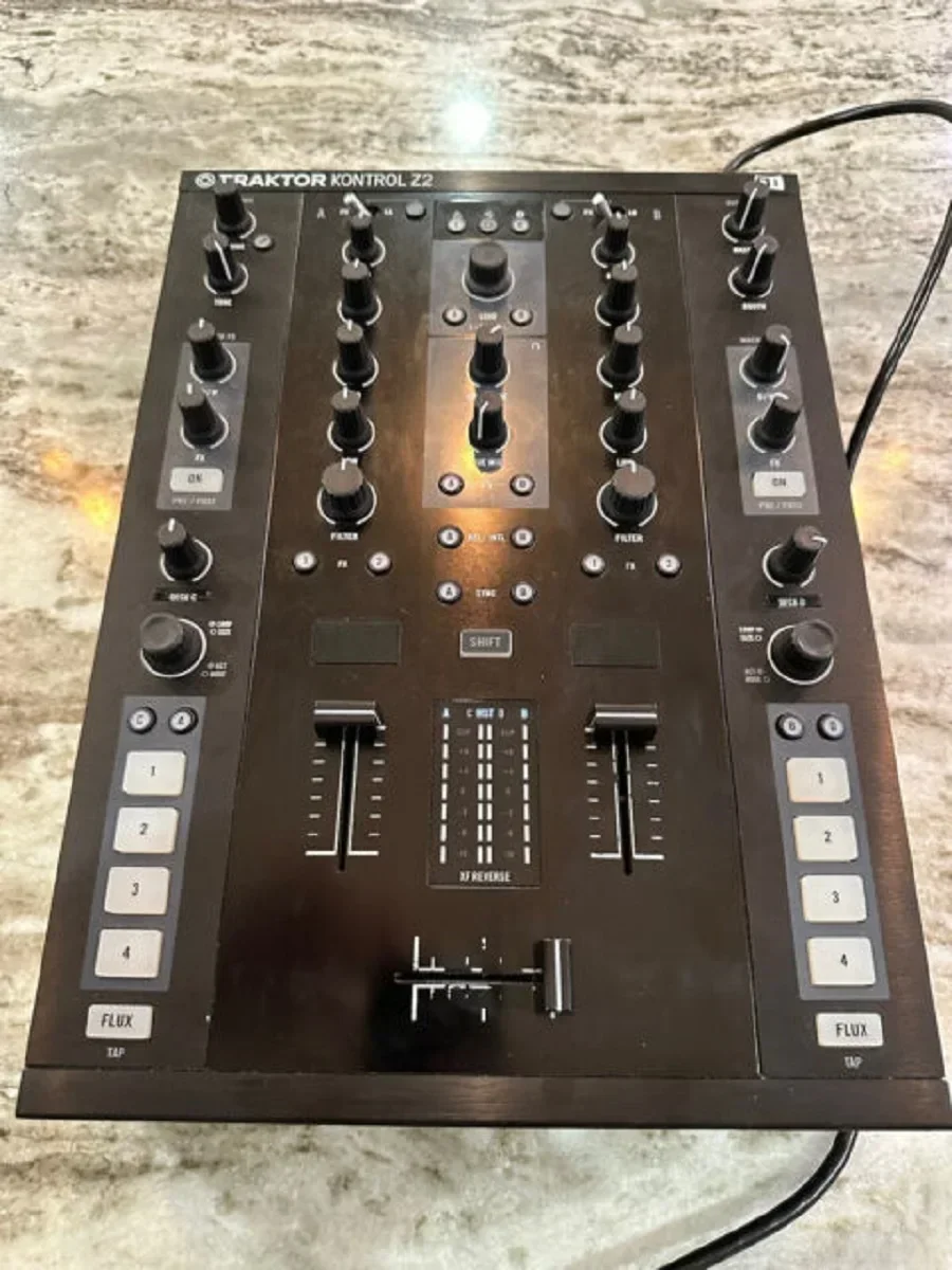 خصم الصيف بنسبة 50% على مبيعات TRAKTOR KONTROL Z2 - 2+2 Channel Control Mixer