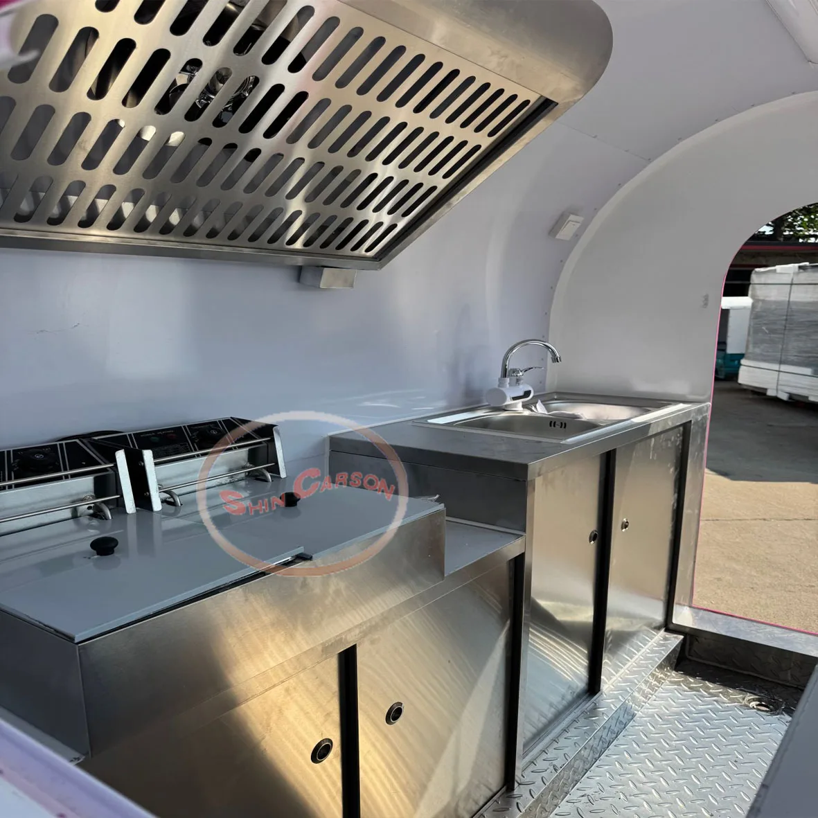 شاحنات الوجبات السريعة الصغيرة عربات بيع تقديم الطعام المتنقلة مع شرفة للبيع في الولايات المتحدة الأمريكية مقطورات طعام مدمجة للأعمال