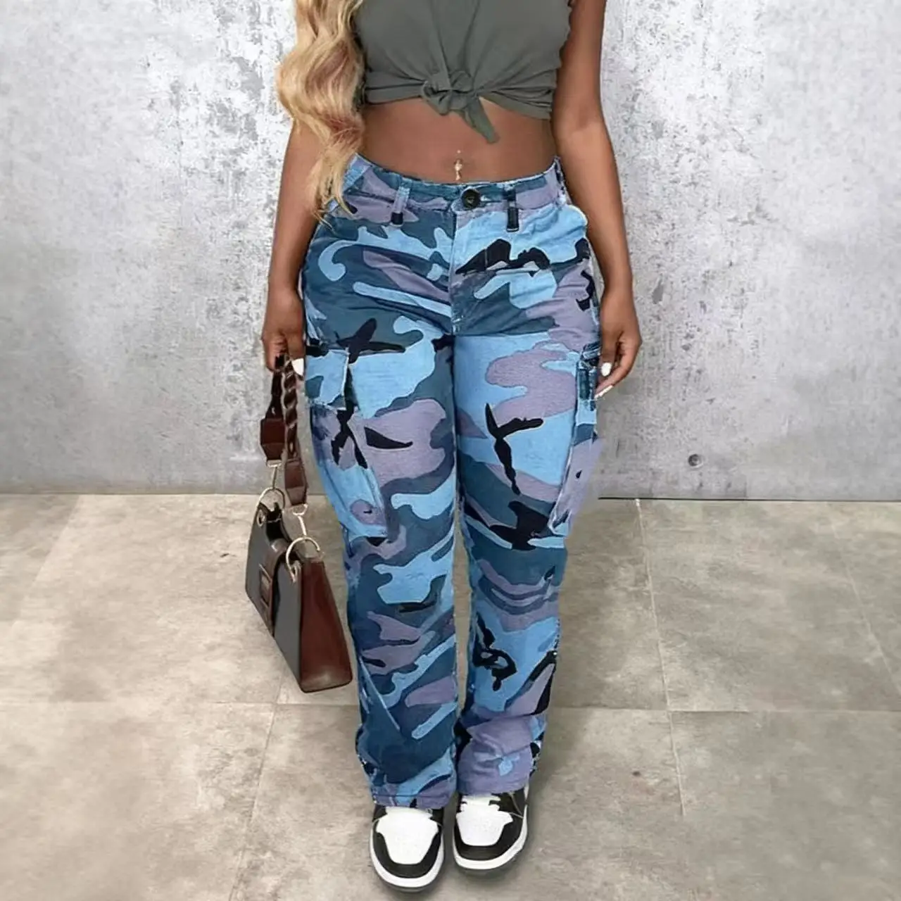 Klassische Damen-Camouflage-Hose mit mehreren Taschen und geradem Bein, Y2K-Hose mit Knopfverschluss, geeignet für den täglichen Outdoor-Einsatz in allen Jahreszeiten – Detail 4