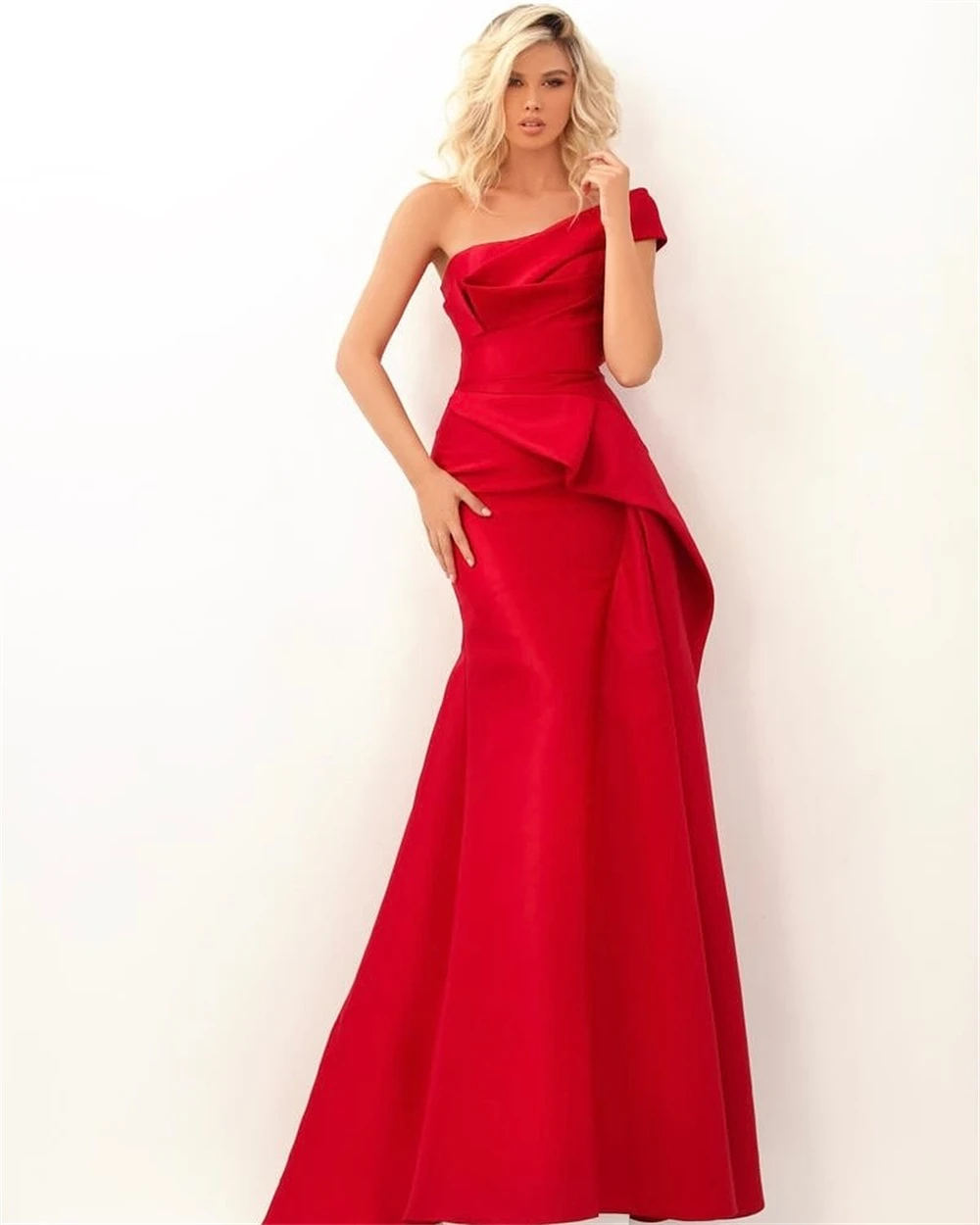 

Customized Fashion Red Satin Evening Dresses Luxury Off the Shoulder Homecoming Dresses Dreamy Court Train Celebrity Gowns