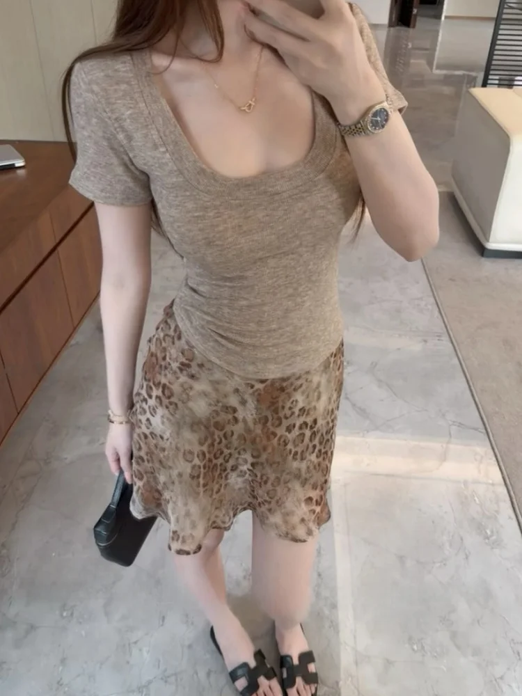 Slimming Effect Oatmeal Short Sleeve U-Neck Base Shirt with Leopard Print Aesthetic Quality Gold Thread Chiffon Half Skirt