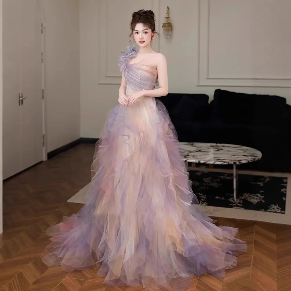 فساتين حفلة موسيقية ملونة بكتف واحد من التل واللؤلؤ وطيات رسمية للحفلات المسائية للنساء مناسبة خاصة فستان كوكتيل