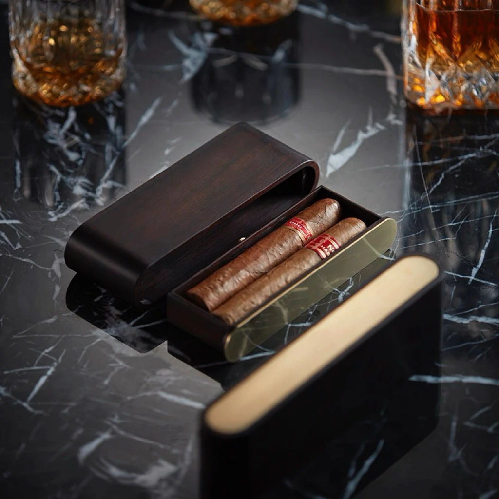 Sandalwood Men's High-End Business Cigar Box, Capable Of Holding Two Cigars. Gifts For Men