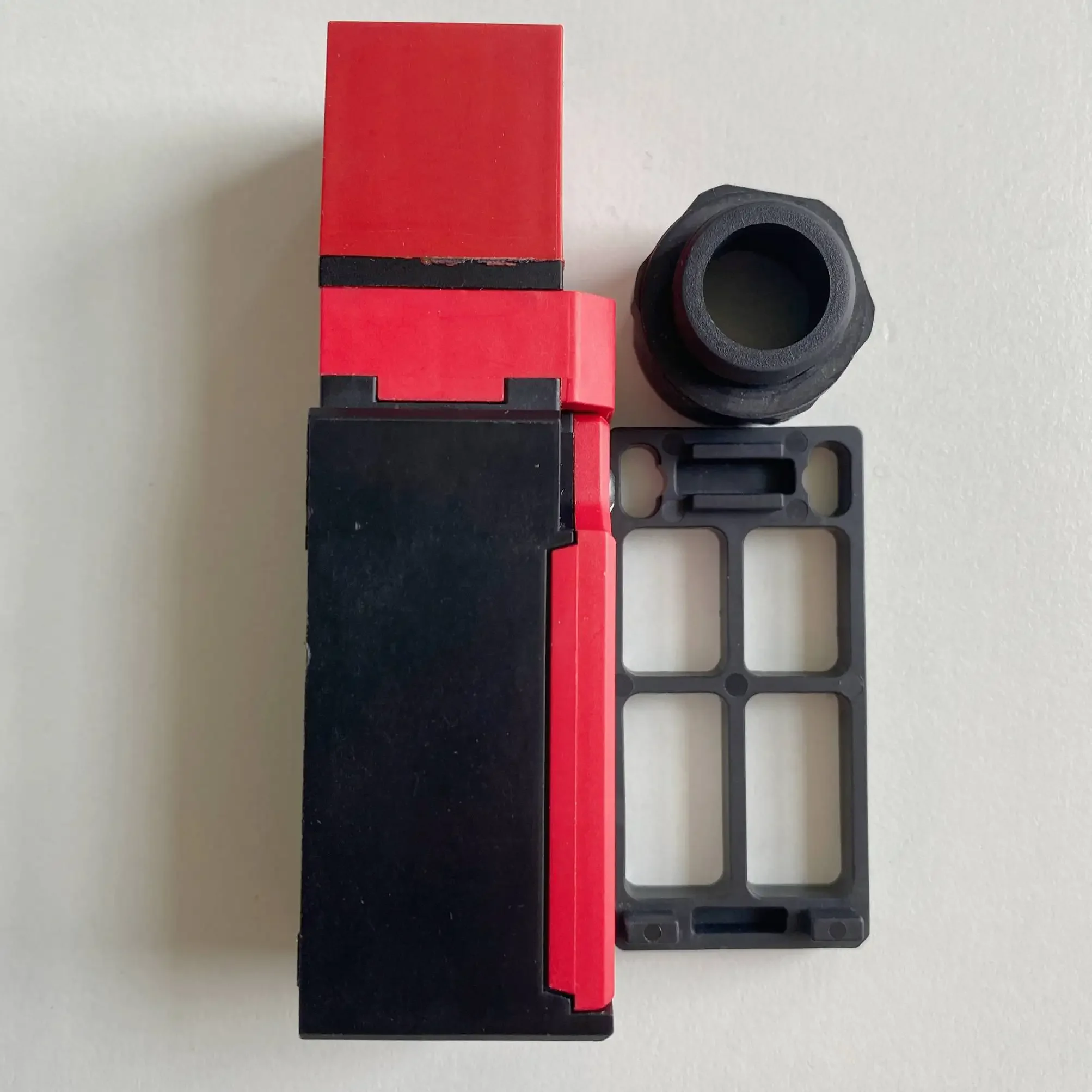 New original COMEPI SP2K120W02 limited switch